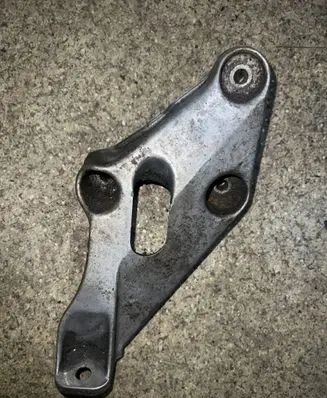 BMW 5 E34 Engine mounting bracket 1133363