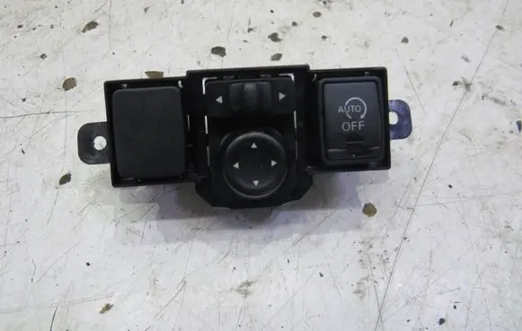Nissan Note (E12) Wing mirror switch GMAUTO4574097