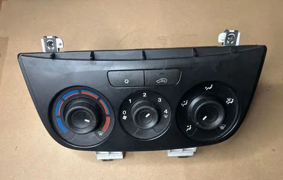 Opel Combo D Climate control unit 735498657