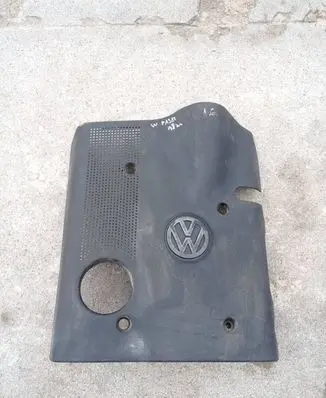 Volkswagen PASSAT B5 Engine cover (trim) 06b103935c