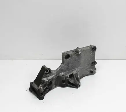 Volkswagen Golf V Other engine bay part 03G903143A