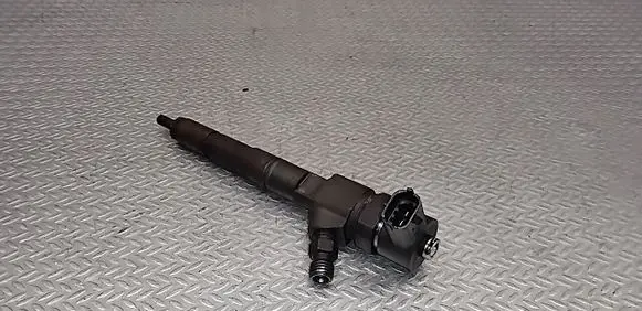 Opel Insignia A Fuel injector 0445110327
