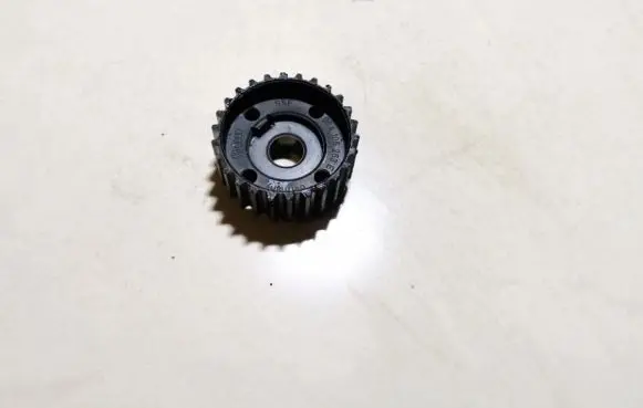 Volkswagen PASSAT B5.5 Crankshaft pulley 06a105263e