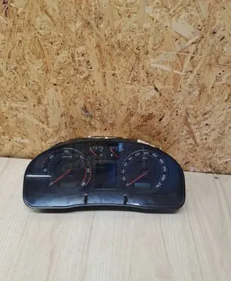 Skoda Superb B5 (3U) Speedometer (instrument cluster) 110080115 3U0920840A