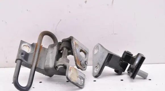 Volkswagen Golf VI Front door upper hinge 1K0831412N