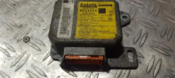 Renault Scenic I Airbag control unit/module 7700415231j 550509900