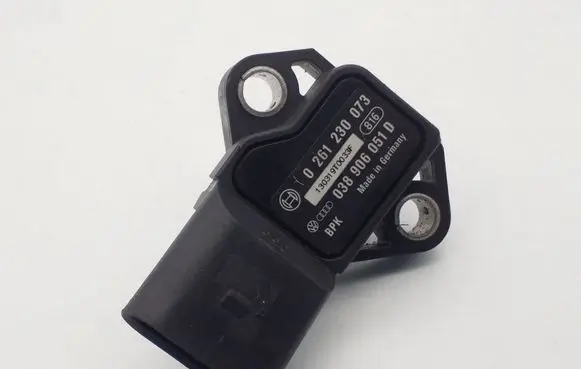 Audi A4 S4 B6 8E 8H Mass air flow meter 038906051D 0261230073