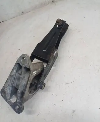 Engine mount bracket
