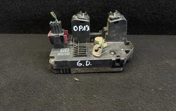 Opel Zafira A Rear door lock BB90561158