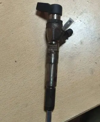 Renault Megane III Fuel injector H8201100113 A4383 166006212R