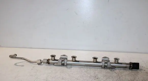Fuel main line pipe