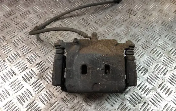 Nissan X-Trail T32 Front brake caliper