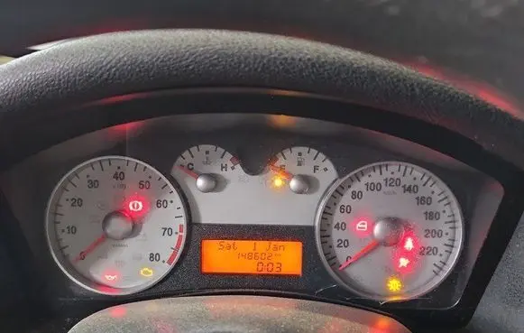 Speedometer (instrument cluster)