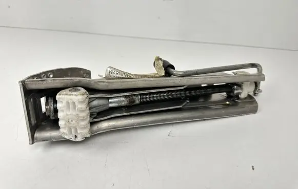 Mercedes-Benz C W204 Lift Jack A2125800118