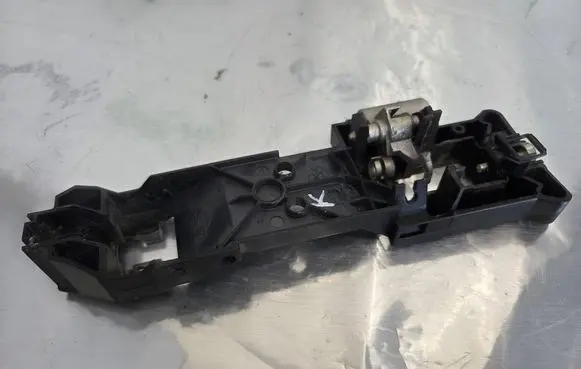 Nissan Note (E11) Front door exterior handle 242275