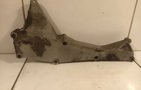 Audi A5 Sportback 8TA EGR valve cooler bracket 03l131159 AC46000D V230