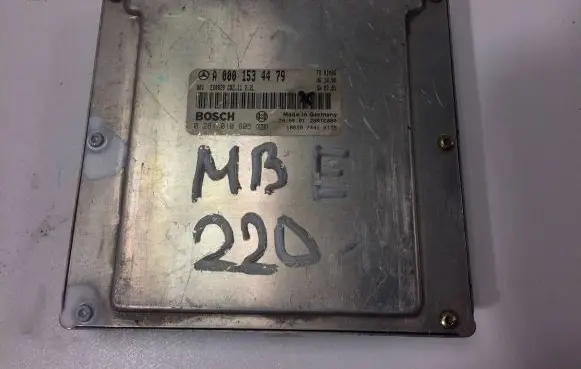 Mercedes-Benz E W210 Engine control unit/module A0001534479 0281010805