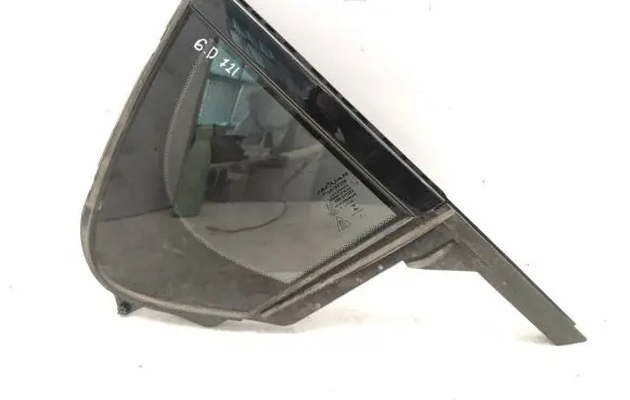 Jaguar XE Rear vent window glass 43R011582 GX25828A M3240