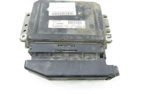 Renault Scenic I Engine control unit/module S110137001A 8200028833