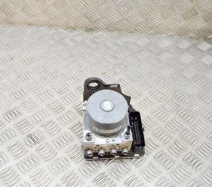 Volkswagen Golf VII ABS Pump 10091703243 5Q0614517EF