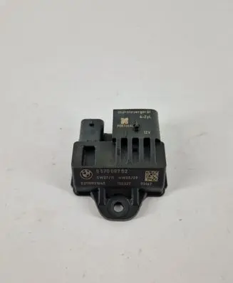 BMW 3 F30 F35 F31 Glow plug pre-heat relay 8570087