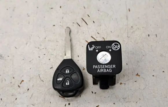 Passenger airbag on/off switch