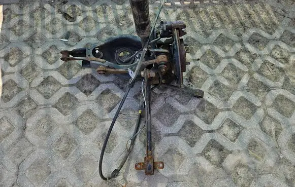 Lexus CT 200H Stub axle