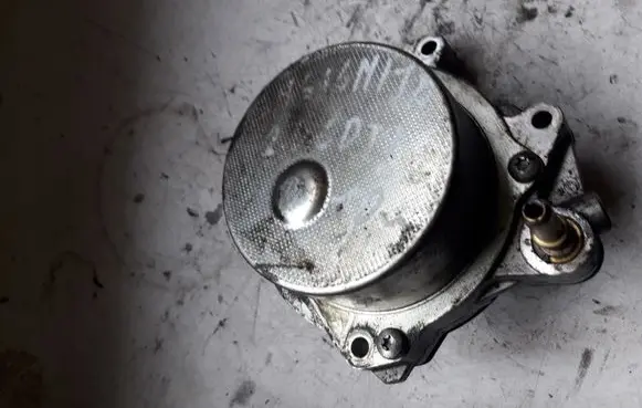 Opel Insignia A Vacuum pump