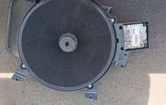Audi A8 S8 D3 4E Subwoofer speaker 280382002 4E0035412D