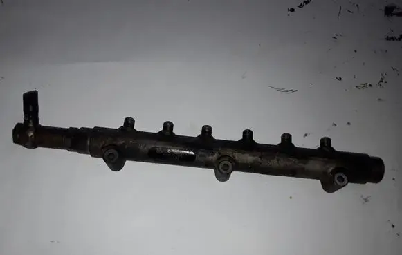 Volvo XC90 Fuel main line pipe 0445215015 30622085
