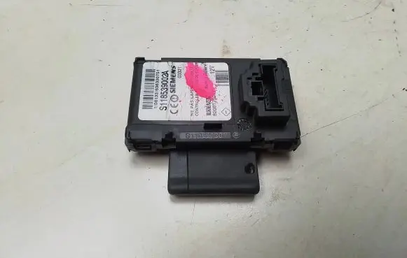 Renault Scenic II - Grand scenic II Ignition key card reader 8200125077 S118539002A 03321