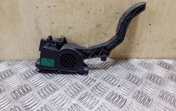Volkswagen Polo V 6R Accelerator throttle pedal 0280755067 6Q2721503E