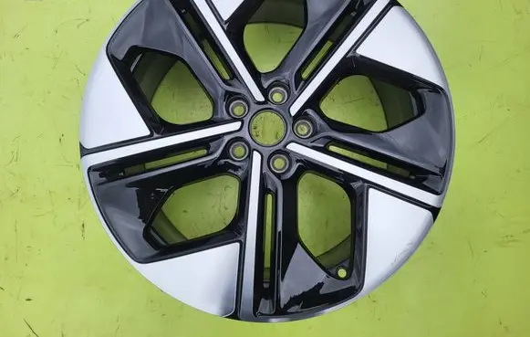 R19 alloy rim
