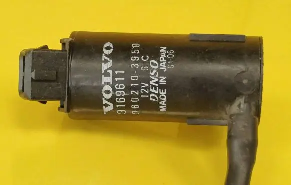 Volvo S60 Windscreen/windshield washer pump 9169611