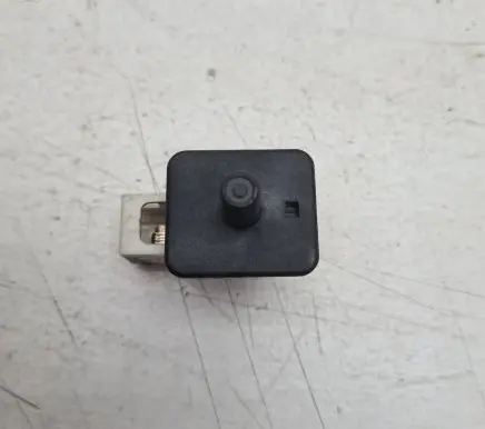 Mercedes-Benz E W211 Front door sensor coupe 2028209410