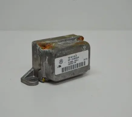 Volkswagen Golf V Acceleration sensor 1K0907655B