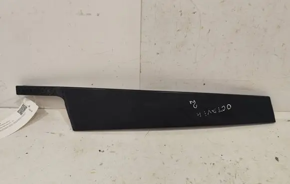 Skoda Octavia Mk3 (5E) Front door trim (molding) 5E0837901