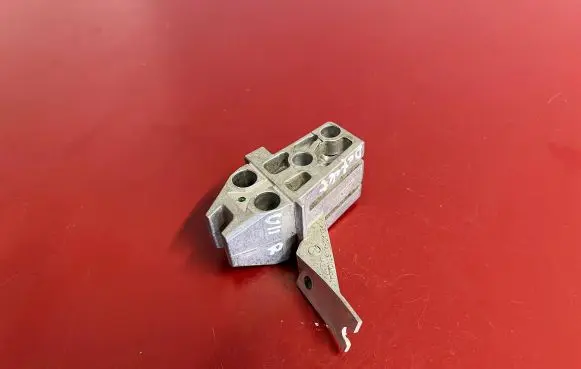 Radiator mount bracket