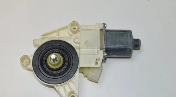 Volvo S40 Front door window regulator motor A2048200142