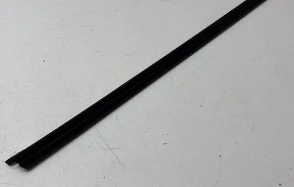 KIA EV6 Rubber seal front coupe door 