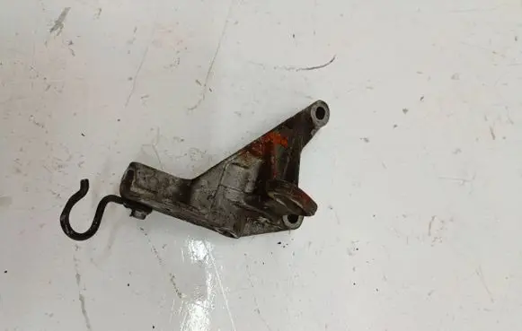 Audi 100 S4 C4 Power steering pump mounting bracket 048145531F