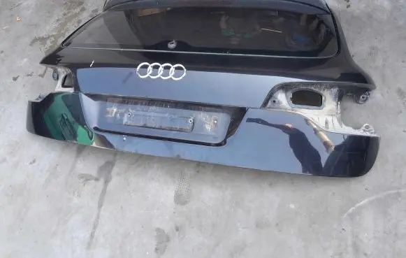Audi Q7 4L Tailgate/trunk/boot lid