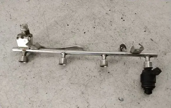 Opel Zafira A Fuel injector 5WK93151