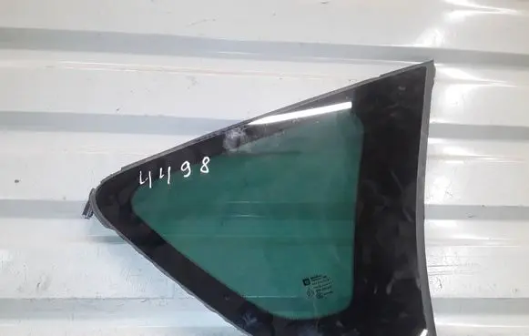 Opel Meriva B Rear side window 