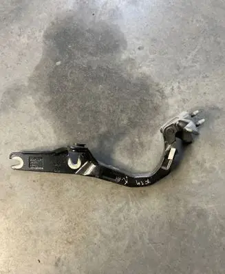 BMW 3 GT F34 Tailgate/trunk/boot hinge 7295643 ES03 0077