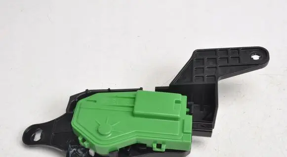 Fuel tank cap lock