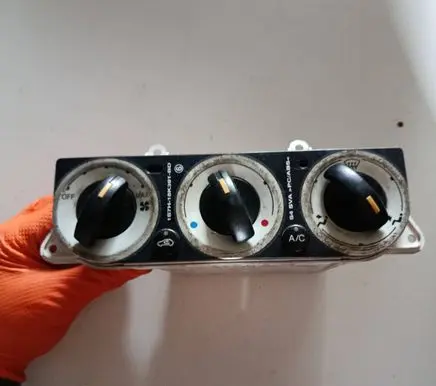 Ford Mondeo Mk III Climate control unit 2S7H19980CA CD132MA WBJC13696