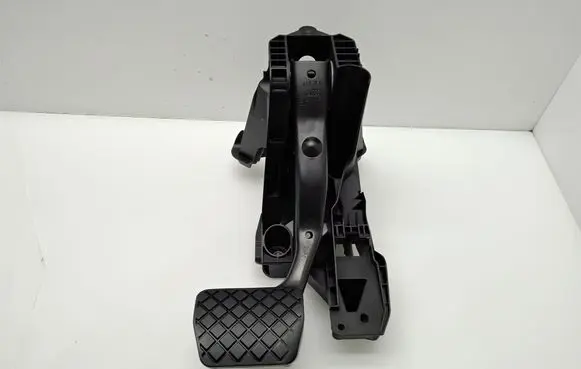 Volkswagen Touran III Brake pedal 5Q1723058BP HD130617