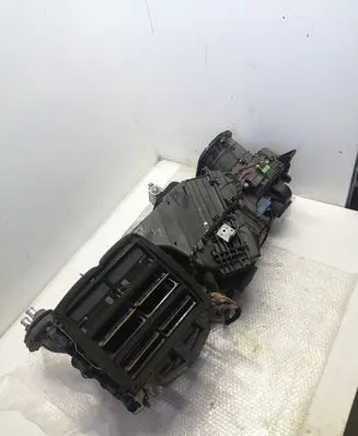 Volkswagen Touareg I Interior heater climate box assembly 7L0819096 7H1819095