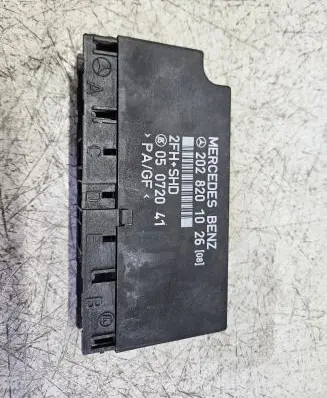 Mercedes-Benz C W202 Comfort/convenience module 2028201026